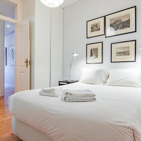 Castelo Design Aparment W/ Balcony & Super View By Lovelystay ลิสบอน ภายนอก รูปภาพ