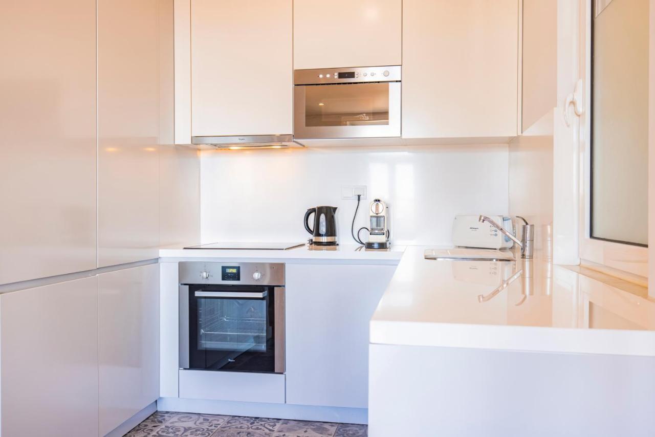 Castelo Design Aparment W/ Balcony & Super View By Lovelystay ลิสบอน ภายนอก รูปภาพ