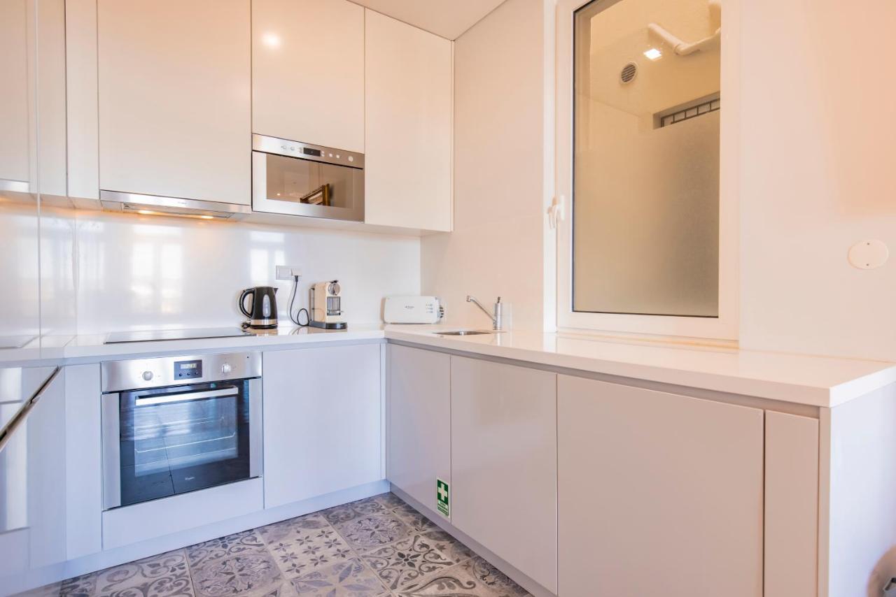 Castelo Design Aparment W/ Balcony & Super View By Lovelystay ลิสบอน ภายนอก รูปภาพ